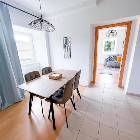 Apartment Idyllische Mit Garten! *